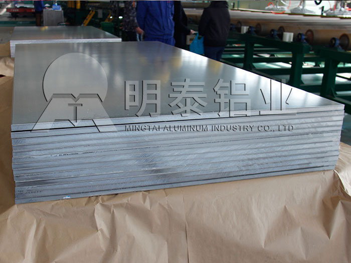 機(jī)箱機(jī)柜用5052鋁板多少錢一噸，明泰優(yōu)惠報(bào)價(jià)分析