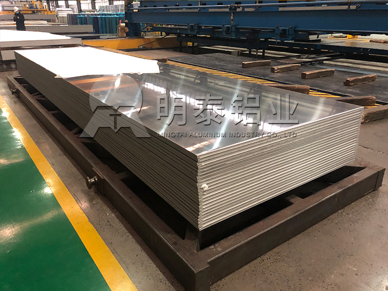 明泰汽車(chē)前后蓋用5182鋁板，是汽車(chē)用鋁優(yōu)選廠家